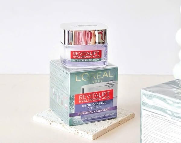 Kem dưỡng Loreal revitalift ha 8H oil control gel-cream